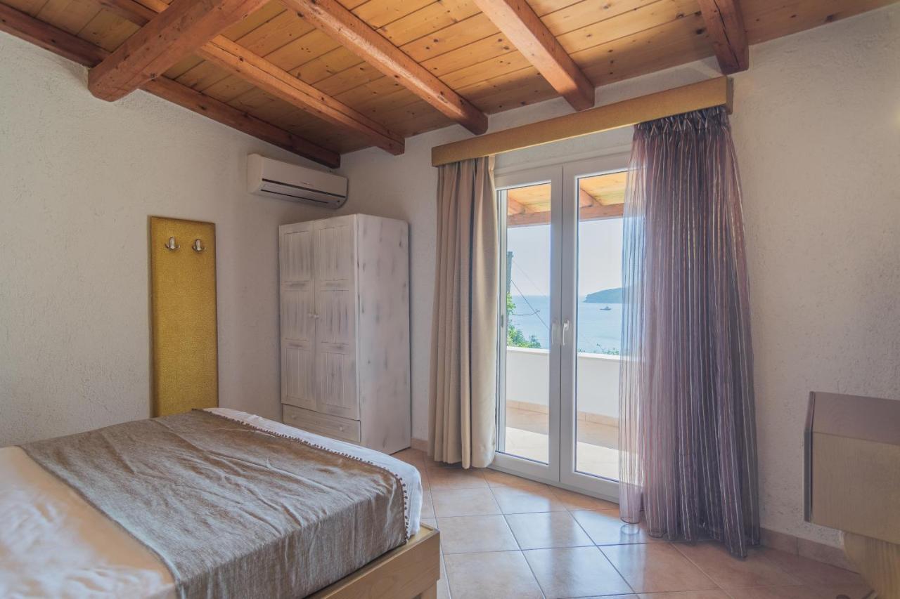 Villa Theodora View Apartments Polimnia Agios Georgios Pagon Eksteriør billede